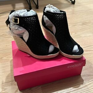 Brand new black wedges